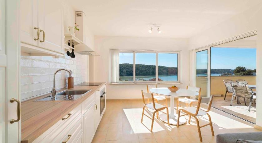 Sunset House — Hotel in Rab