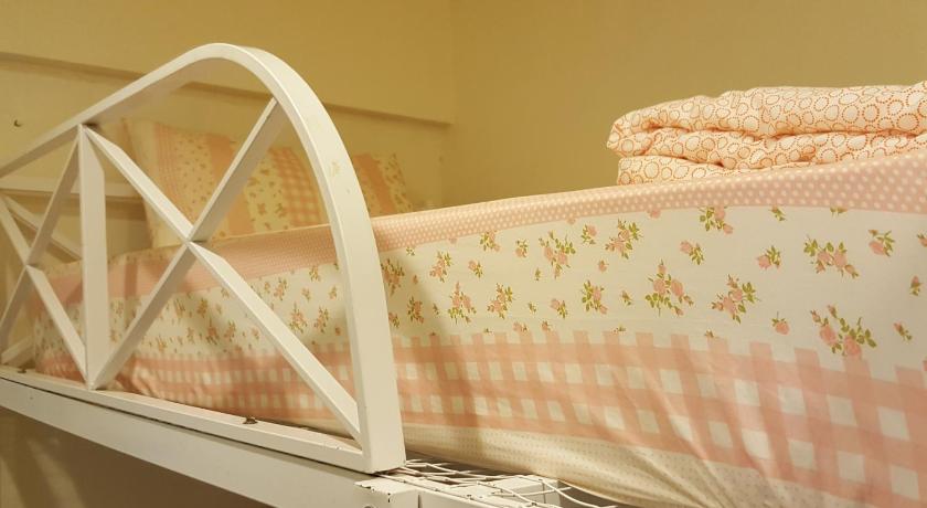 Image of bunk bed shared bathroom 1