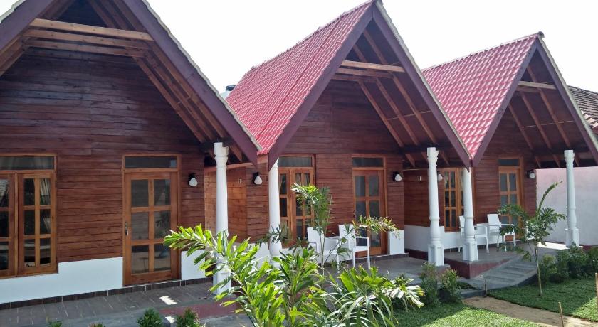 Elegant green beach resort - image 26