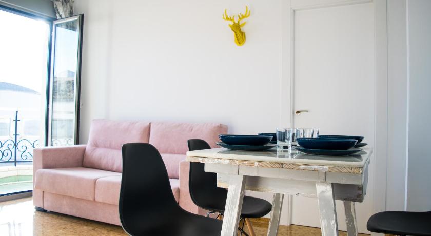 波尔库尼亚 Alojamientos Teatro 4星级 民宿 大堂