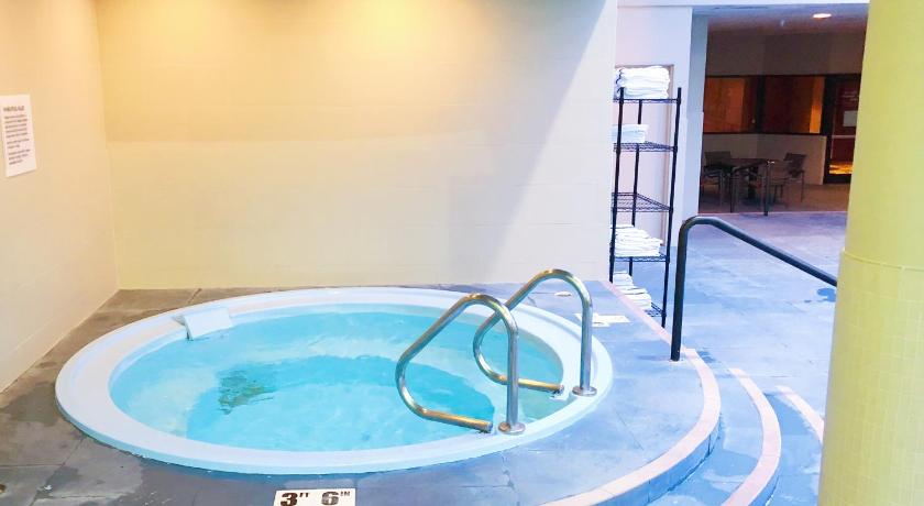 Radisson Hotel Bismarck photo