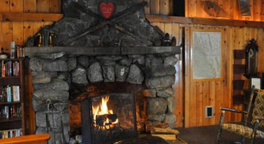Tamarack Lodge photo