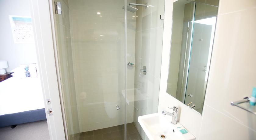 Image of Standard Ocean View Room with Queen Bed and Balcony 8