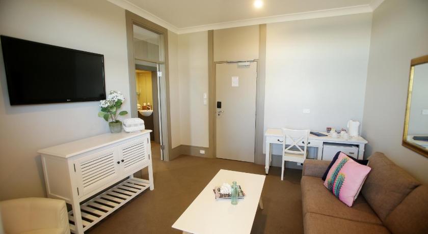 Image of Suite with Ocean View 7