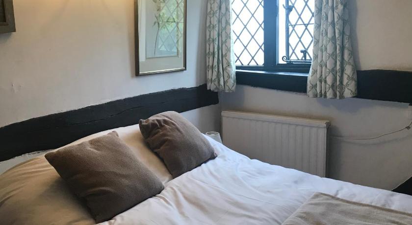 Bed and Breakfast Dunsfold - image 14