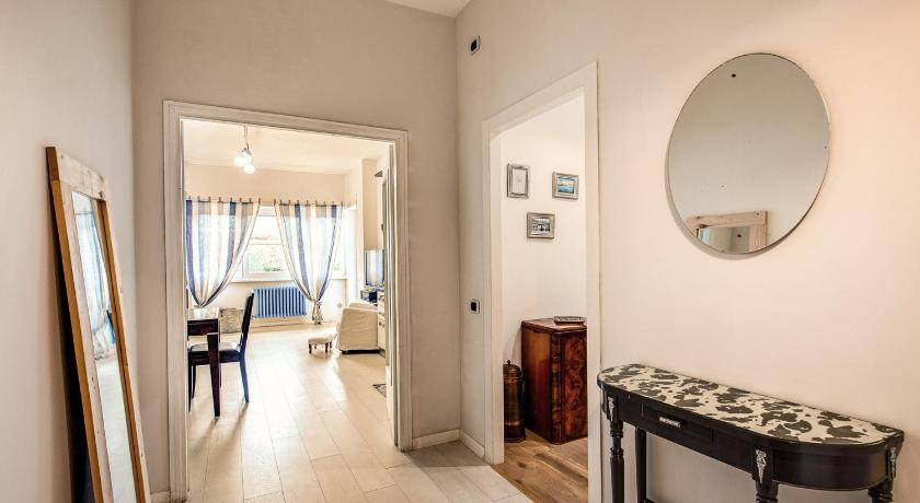 Seaside Rome APT - image 15