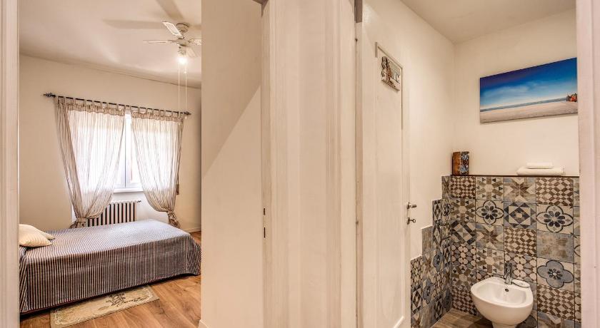 Seaside Rome APT - image 17