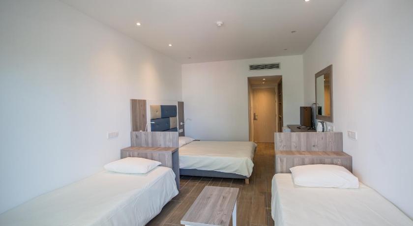 Stratovarius Nissi Rooms photo