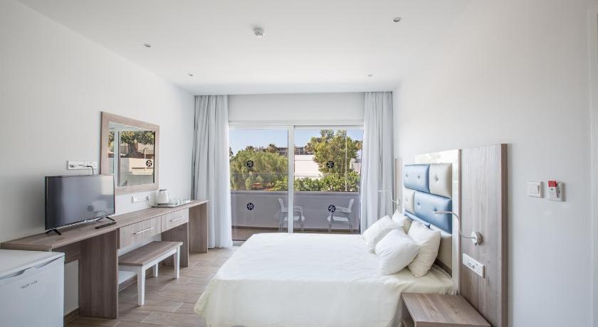 Stratovarius Nissi Rooms photo