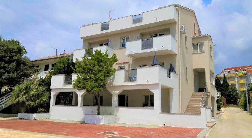 Villa Gaj — Hotel in Novalja