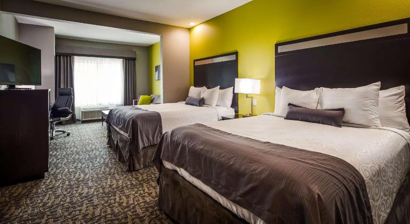 Best Western Plus Bay City Inn & Suites