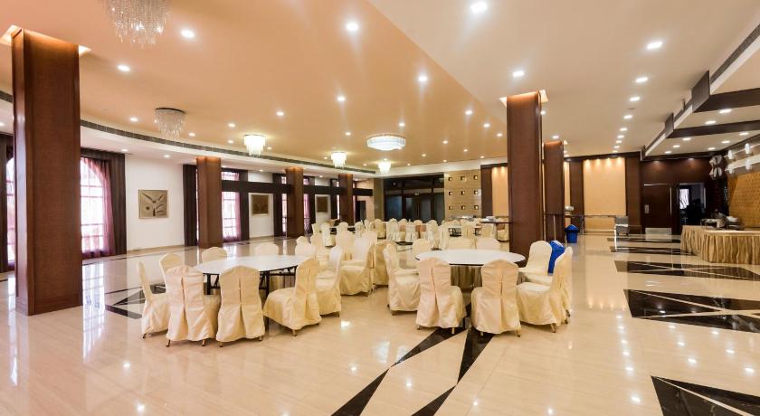 Golden Chariot Vasai - Hotel and Spa