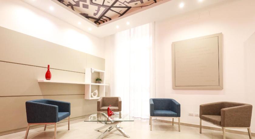 Toledo 16 Luxury Suites — Hotel in Naples