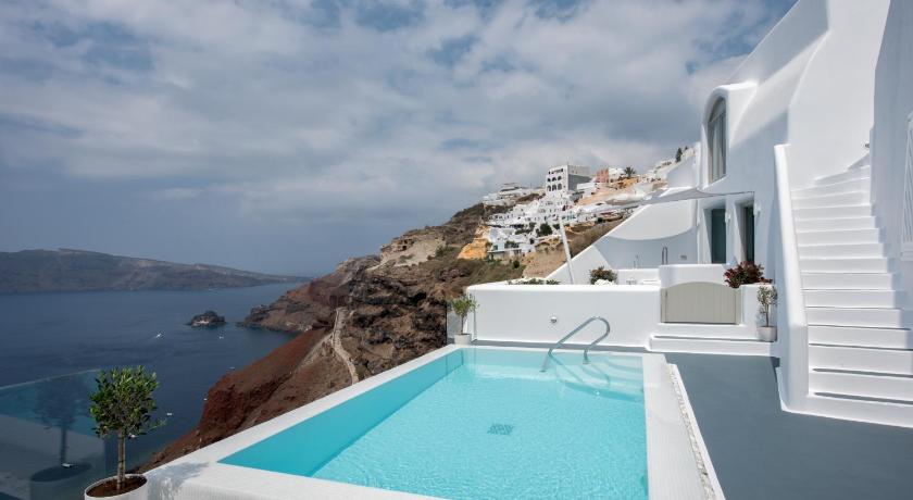 Image of Deluxe Villa with Outdoor Private Heated Pool and Caldera View 9