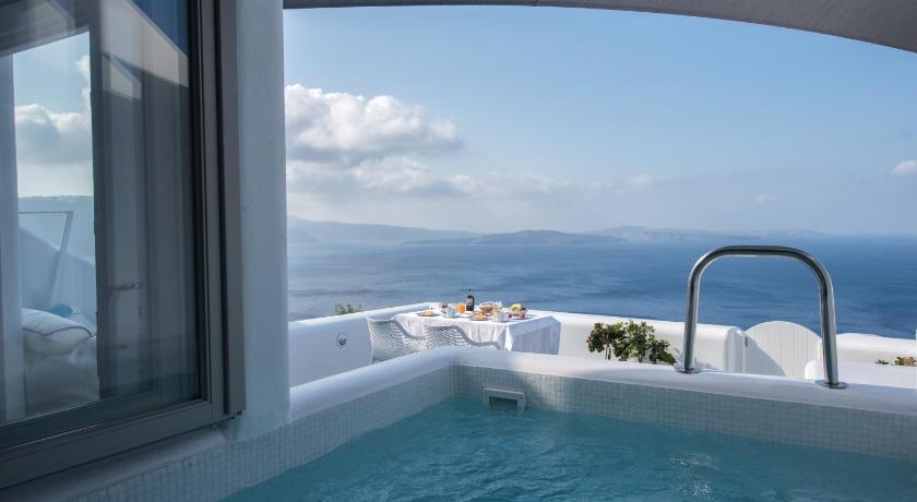 Image of Deluxe Villa with Outdoor Private Heated Pool and Caldera View 6