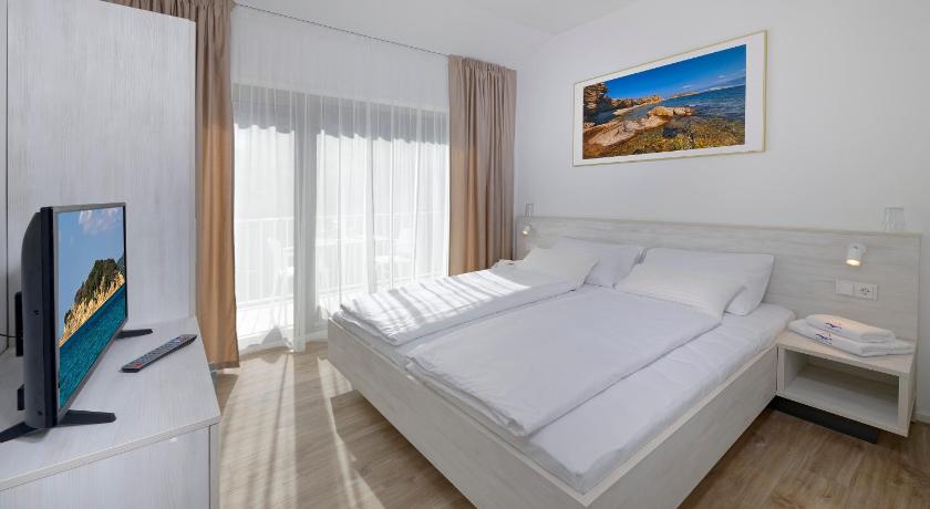Zlatni Zalaz,Apartments,Supetarska Draga photo