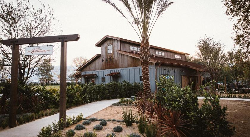 ブエルタン (カリフォルニア州) Flying Flags RV Resort & Campground 4つ星 ゲストハウス 外観