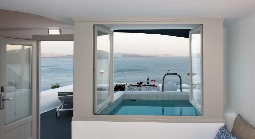 Image of Deluxe Villa with Outdoor Private Heated Pool and Caldera View 7