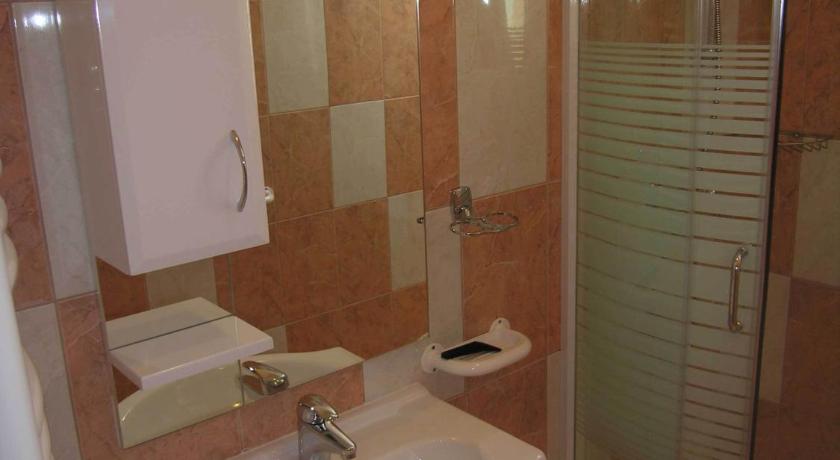 Image of Apartment with Garden View 7