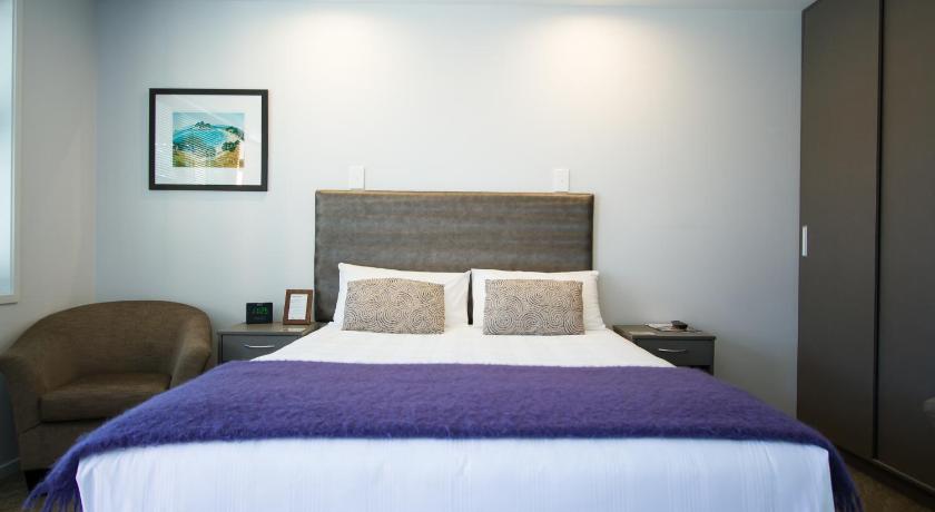 Image of Executive Studio 7