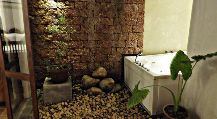 Artisan Villa photo