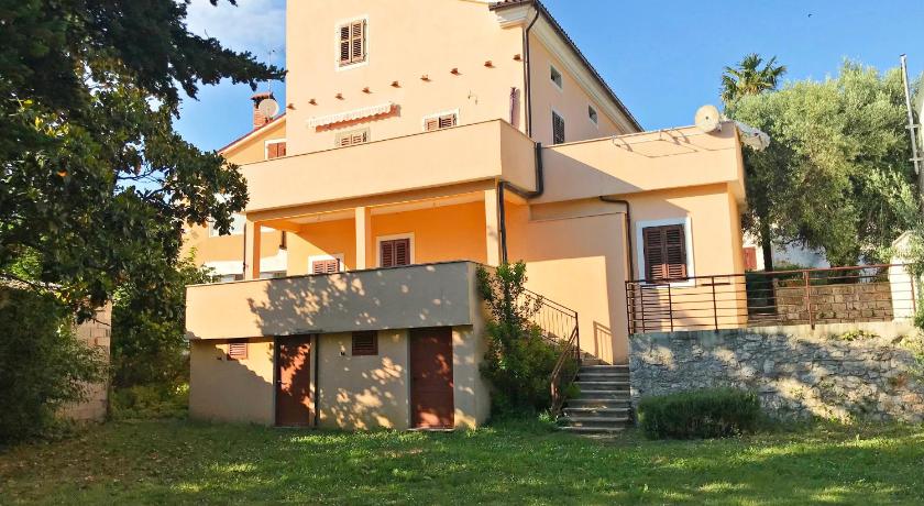 Sveti Lovro Apartments