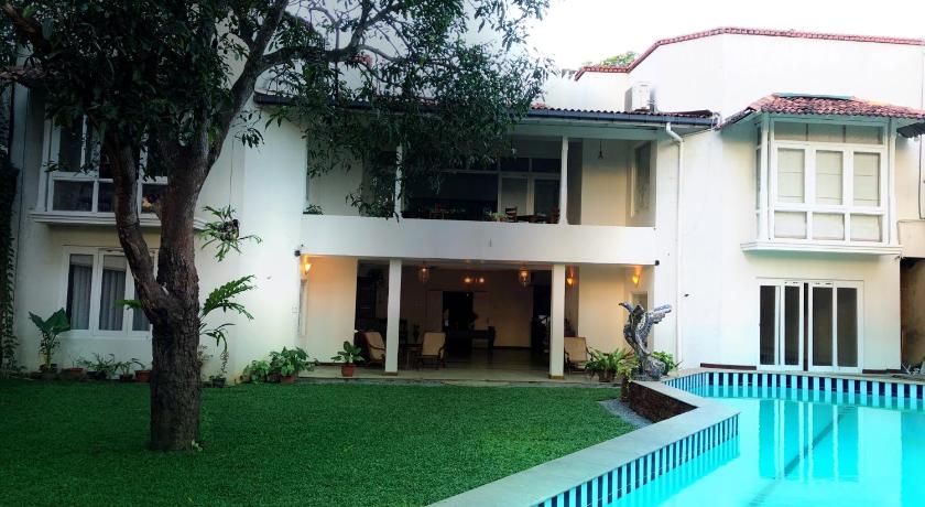 Artisan Villa photo