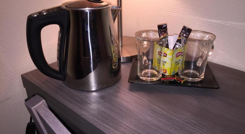L'Hotel de l Avenue Tarbes - image 10