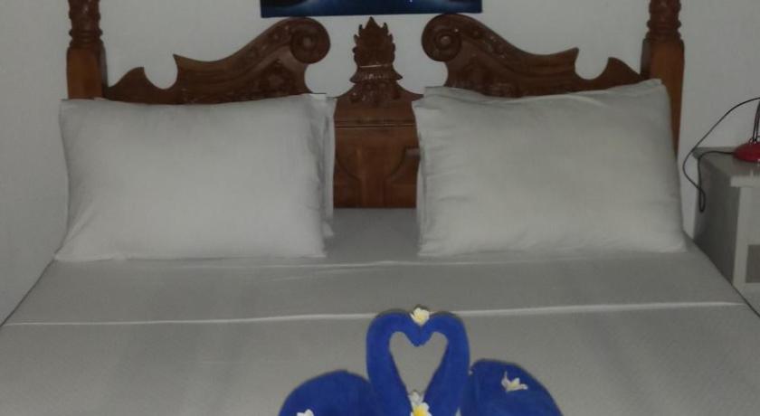 Jemeluk Beach Bungalows photo