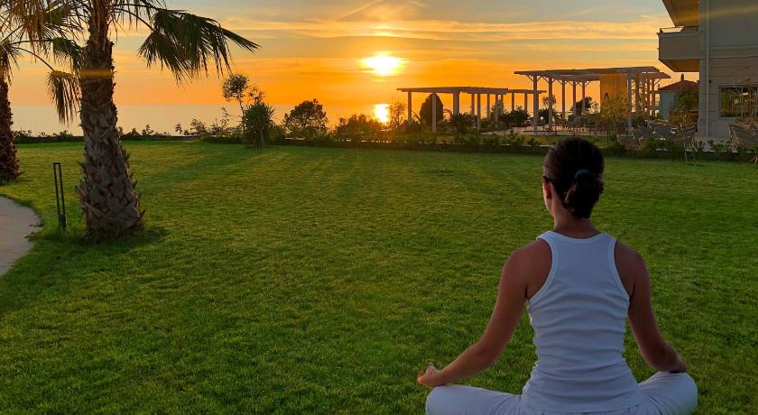 King Maron Wellness Beach Hotel