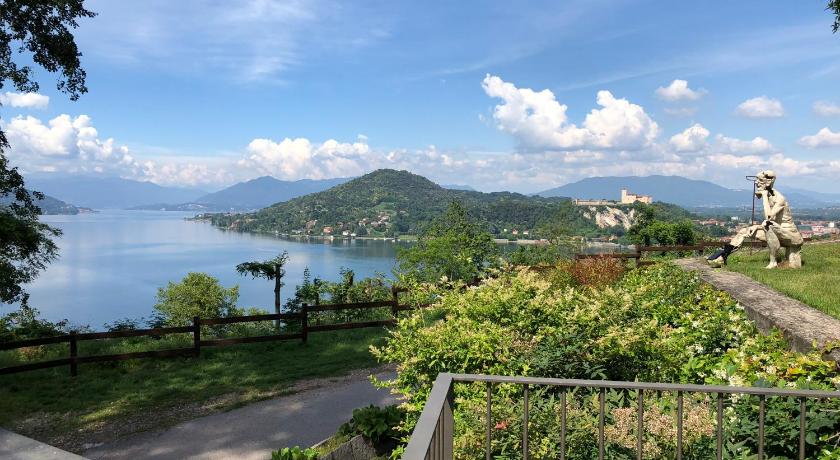 La Casa nel Parco — Hotel in Arona
