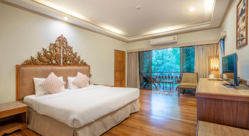 Image of Suite with Garden View 0