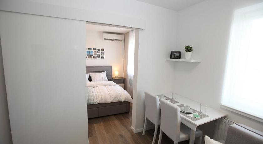 Elegant central Apt Maribor w/Parking