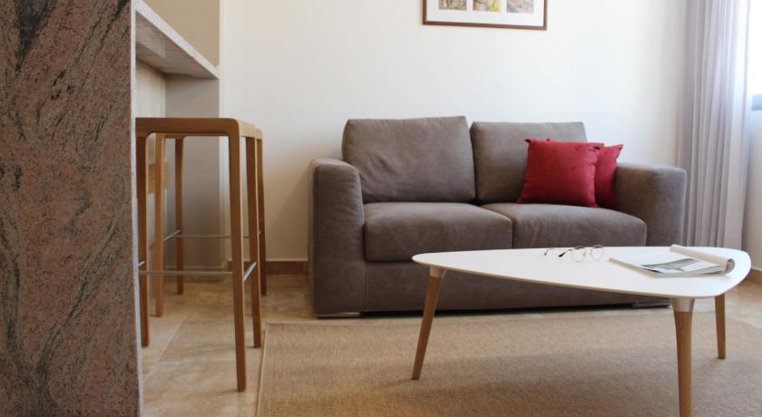 Grey Pearls Suites photo
