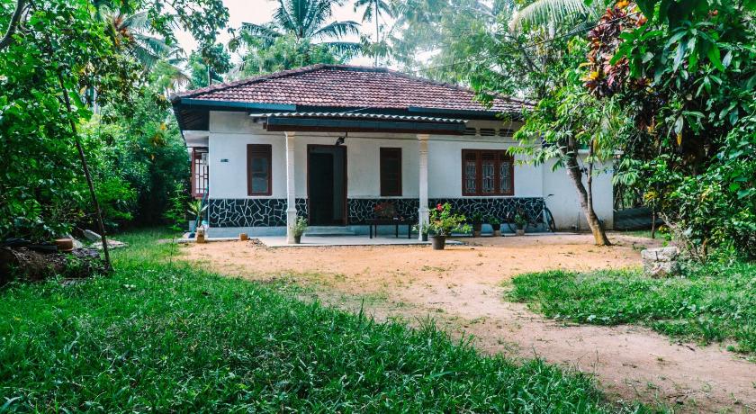 New Sam Tourist Inn — Hotel in Mirissa