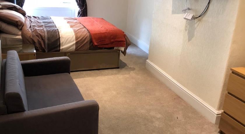 Wellington Tavern Bed and Breakfast — Hotel in Dewsbury