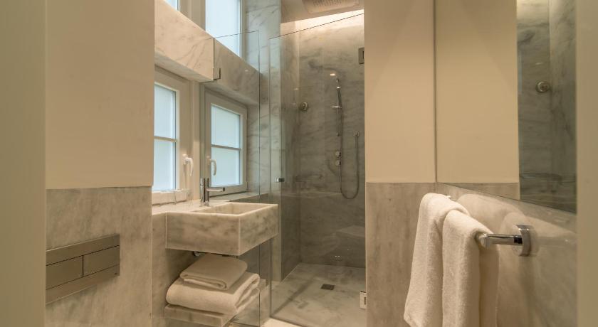 Image of Classic Interior View Double or Twin Room 9