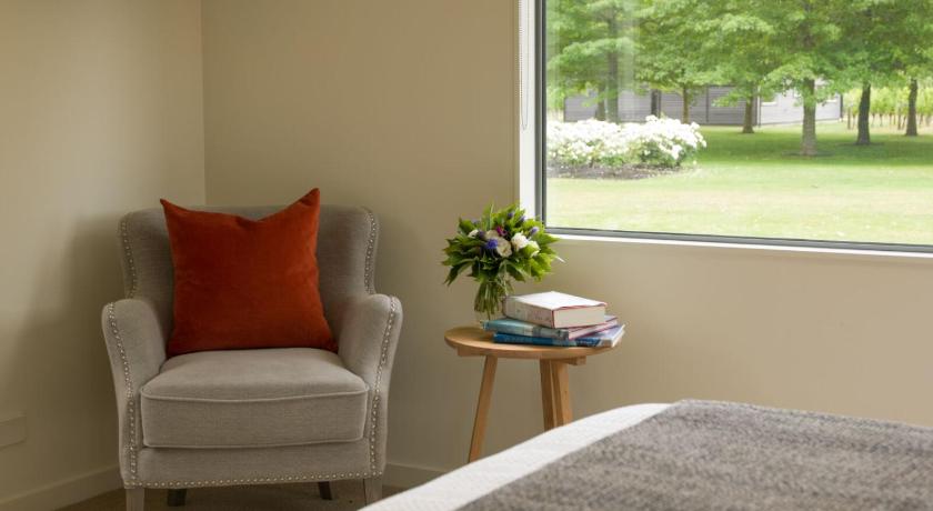 Image of Two-Bedroom Garden Cottage 4