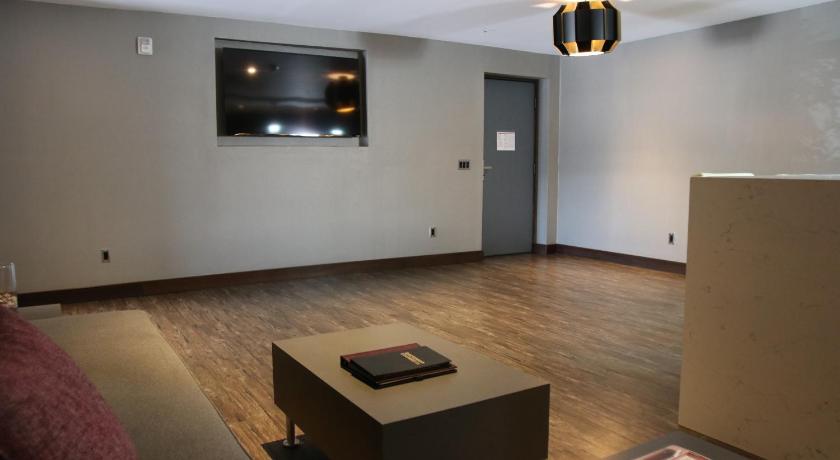 Image of King Suite with Living Room - Non Smoking 15