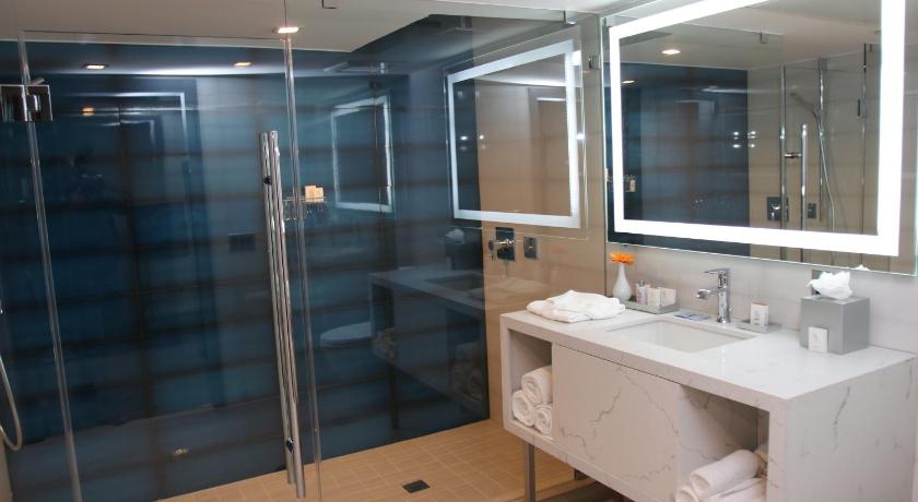 Image of King Suite with Living Room - Non Smoking 9