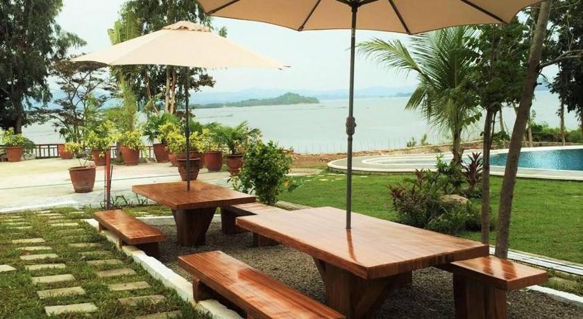 Silangang Nayon Park and Restaurant photo