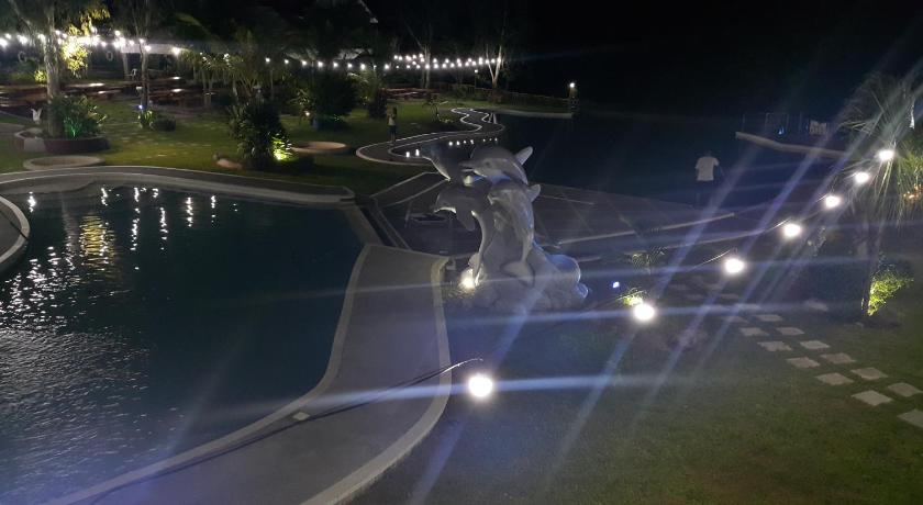 Silangang Nayon Park and Restaurant photo