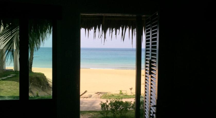 Image of Sea View King Room 9