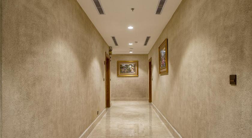 classical hotel suites - image 11