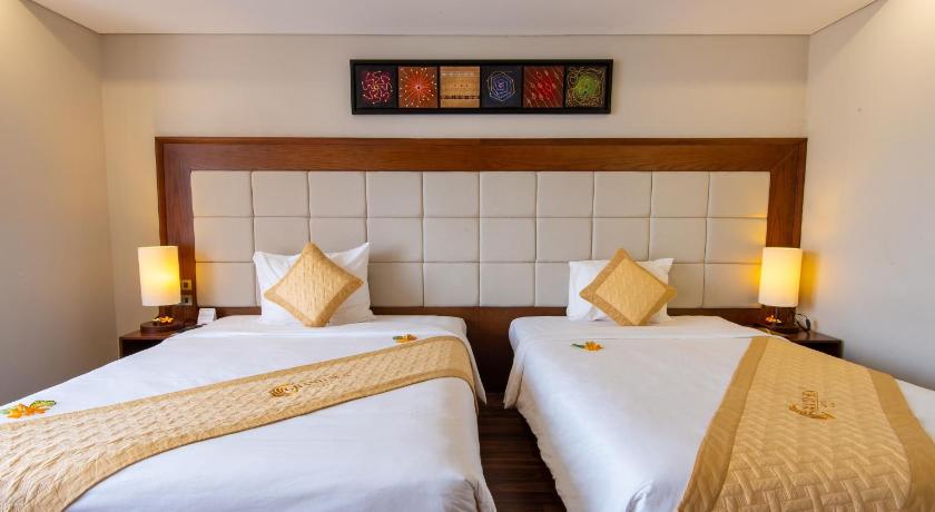 Image of Family Deluxe 7