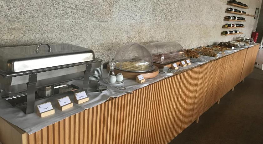 サブガル Cró Hotel and Termal Spa 4つ星 ホテル プール