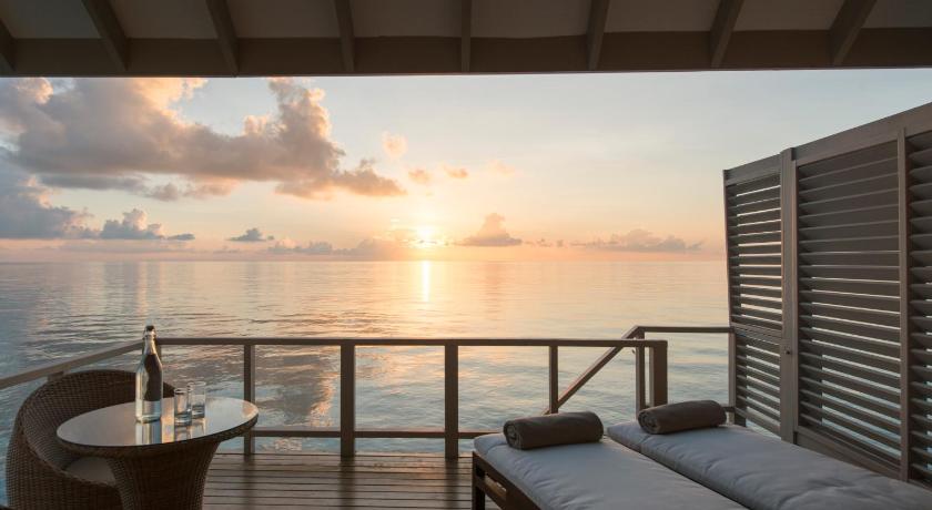 Image of Special Offer - 2 Nights Beach Bungalow & 2 Nights Water Villa 1