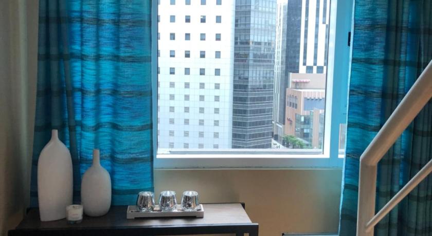 Loft condo beside Shangri-La Fort photo