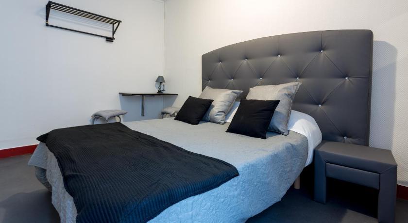 Image of Deluxe Double Room 8