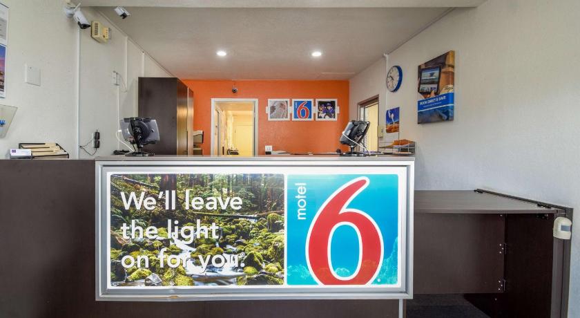 Motel 6-Kelso, WA - Mt. St. Helens